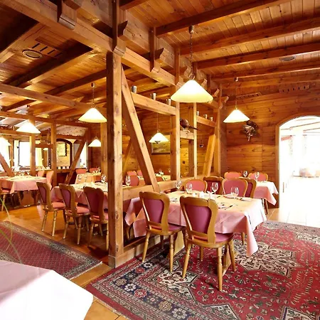 Laufelder Hof Hotell 3*